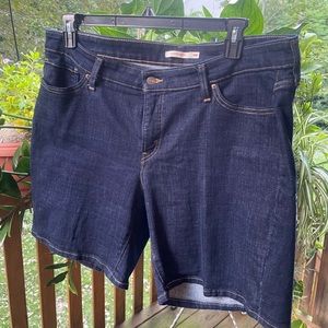 LEVIS Classic Jean shorts, Size 18W